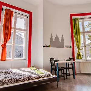 https://pals-mini-hostel.inbudapesthotels.com